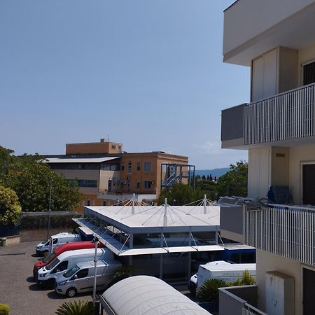 Da Luigi Locazioni Brevi Turistiche Bed & Breakfast Monopoli Ruang foto