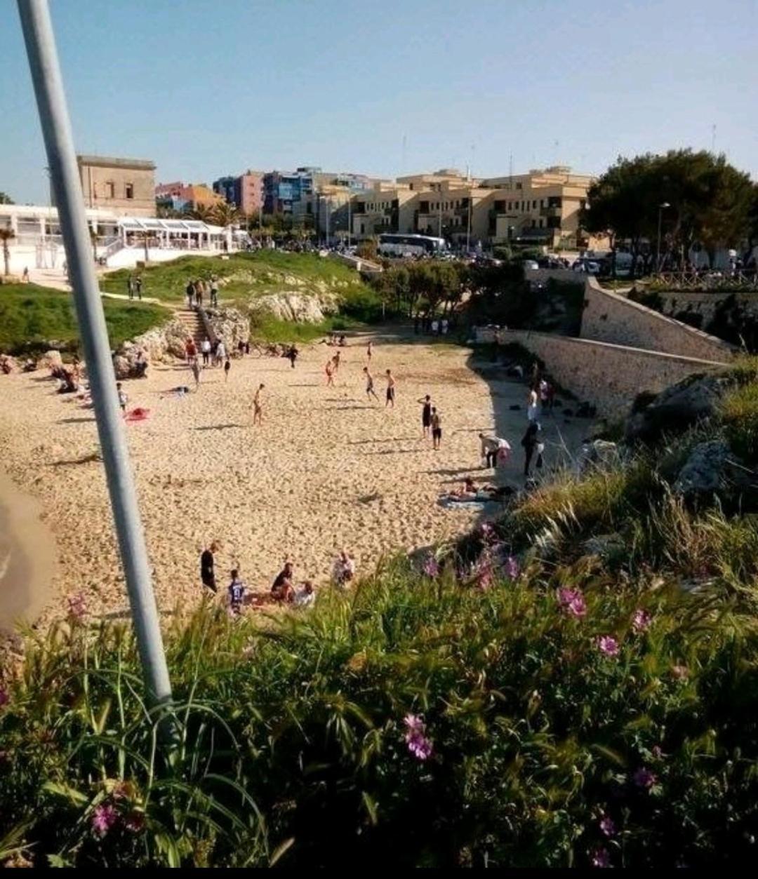 Da Luigi Locazioni Brevi Turistiche Bed & Breakfast Monopoli Bagian luar foto